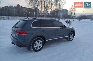 Внедорожник / Кроссовер Volkswagen Touareg 2013 в Конотопе