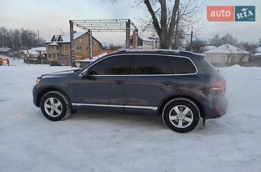 Внедорожник / Кроссовер Volkswagen Touareg 2013 в Конотопе