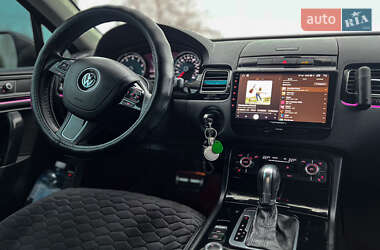 Внедорожник / Кроссовер Volkswagen Touareg 2010 в Черкассах