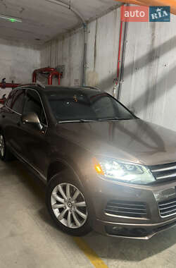 Внедорожник / Кроссовер Volkswagen Touareg 2010 в Черкассах