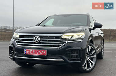 Позашляховик / Кросовер Volkswagen Touareg 2020 в Рівному