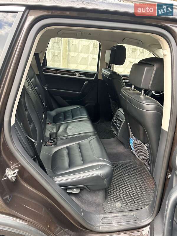 Позашляховик / Кросовер Volkswagen Touareg 2016 в Львові