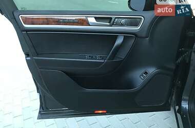 Внедорожник / Кроссовер Volkswagen Touareg 2012 в 