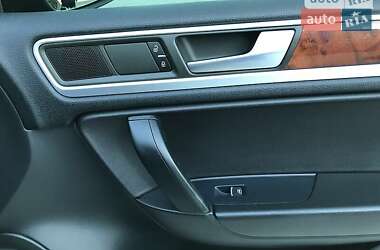 Внедорожник / Кроссовер Volkswagen Touareg 2012 в 
