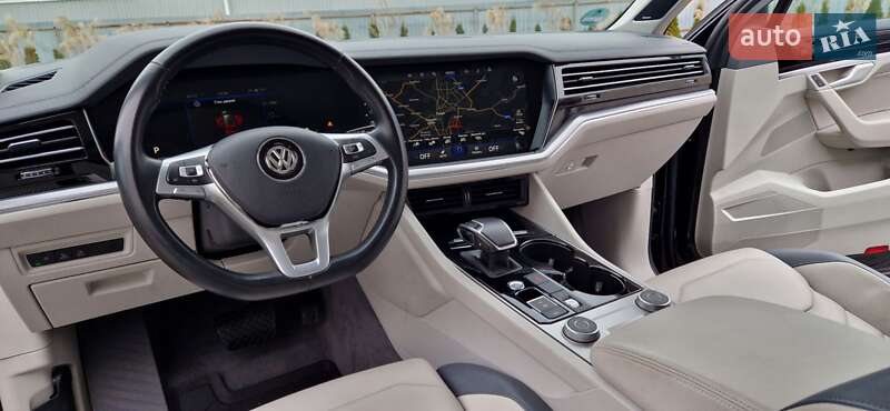 Внедорожник / Кроссовер Volkswagen Touareg 2018 в Луцке