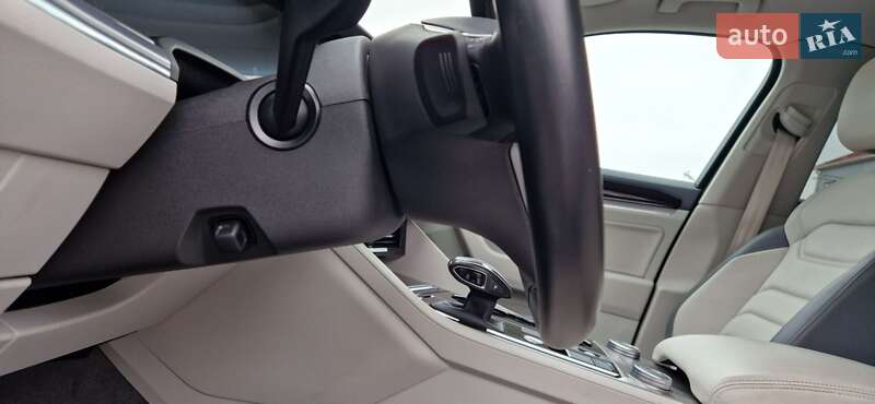 Внедорожник / Кроссовер Volkswagen Touareg 2018 в Луцке