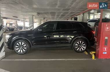 Внедорожник / Кроссовер Volkswagen Touareg 2020 в Киеве