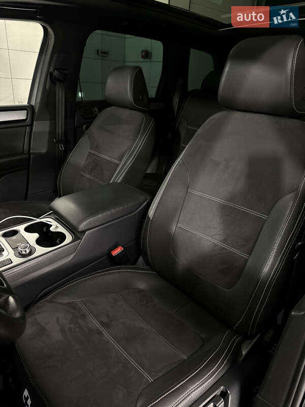 Внедорожник / Кроссовер Volkswagen Touareg 2011 в Хмельницком