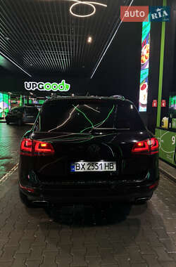 Внедорожник / Кроссовер Volkswagen Touareg 2011 в Хмельницком