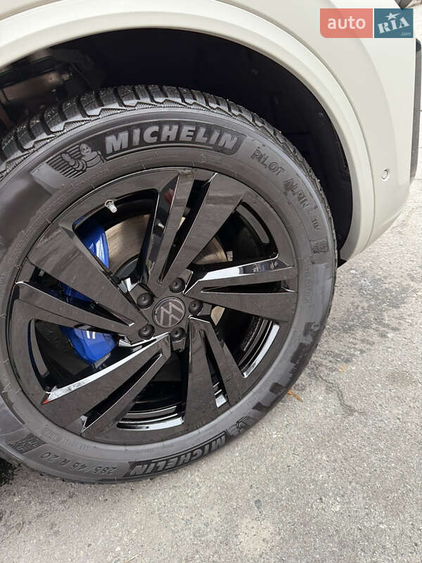 Внедорожник / Кроссовер Volkswagen Touareg 2024 в Днепре