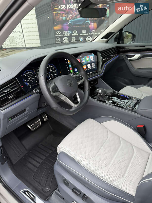 Внедорожник / Кроссовер Volkswagen Touareg 2024 в Днепре