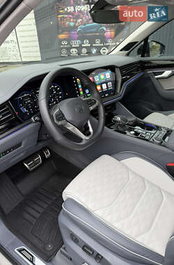 Внедорожник / Кроссовер Volkswagen Touareg 2024 в 