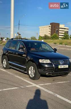 Позашляховик / Кросовер Volkswagen Touareg 2006 в Києві