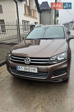 Позашляховик / Кросовер Volkswagen Touareg 2012 в Тячеві