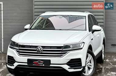 Позашляховик / Кросовер Volkswagen Touareg 2020 в Києві