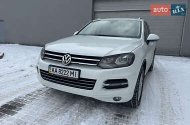 Внедорожник / Кроссовер Volkswagen Touareg 2013 в Киеве