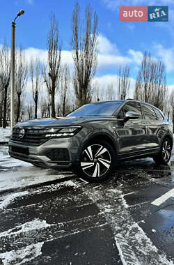 Внедорожник / Кроссовер Volkswagen Touareg 2021 в Киеве