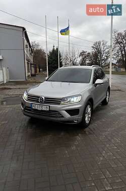 Внедорожник / Кроссовер Volkswagen Touareg 2017 в 