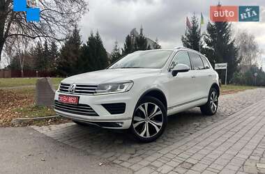 Внедорожник / Кроссовер Volkswagen Touareg 2017 в Луцке