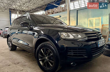 Внедорожник / Кроссовер Volkswagen Touareg 2012 в Днепре