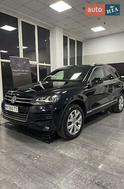 Внедорожник / Кроссовер Volkswagen Touareg 2013 в Николаеве