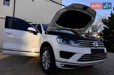 Внедорожник / Кроссовер Volkswagen Touareg 2015 в Одессе