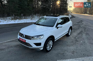 Внедорожник / Кроссовер Volkswagen Touareg 2015 в Луцке