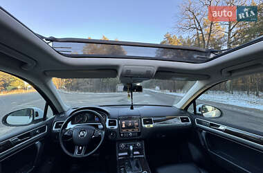 Внедорожник / Кроссовер Volkswagen Touareg 2015 в Луцке