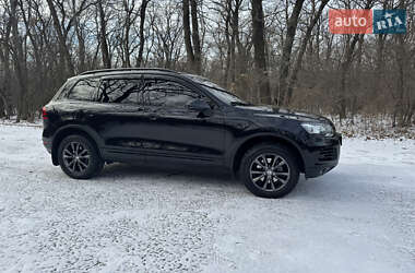 Внедорожник / Кроссовер Volkswagen Touareg 2012 в Днепре