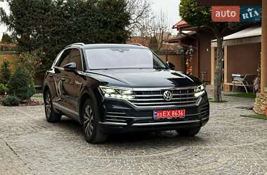 Позашляховик / Кросовер Volkswagen Touareg 2019 в Мукачевому