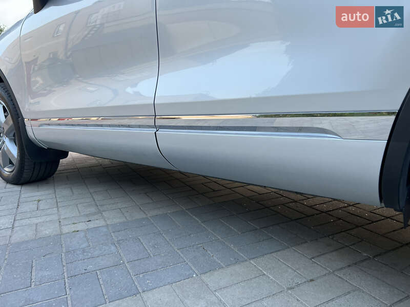 Внедорожник / Кроссовер Volkswagen Touareg 2014 в Запорожье