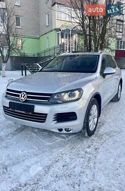 Внедорожник / Кроссовер Volkswagen Touareg 2011 в Казатине