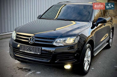 Позашляховик / Кросовер Volkswagen Touareg 2012 в Запоріжжі