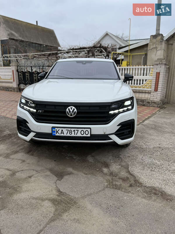 Позашляховик / Кросовер Volkswagen Touareg 2019 в Первомайську