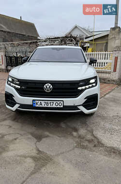 Внедорожник / Кроссовер Volkswagen Touareg 2019 в 