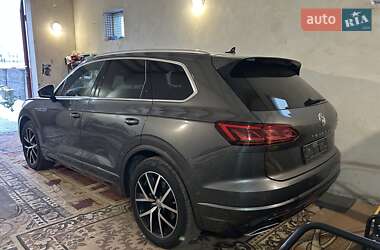 Внедорожник / Кроссовер Volkswagen Touareg 2019 в Львове