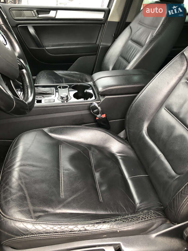 Внедорожник / Кроссовер Volkswagen Touareg 2011 в Кривом Роге