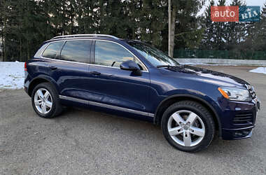 Внедорожник / Кроссовер Volkswagen Touareg 2012 в Бурштыне