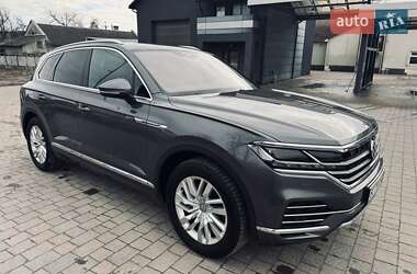 Внедорожник / Кроссовер Volkswagen Touareg 2018 в Львове