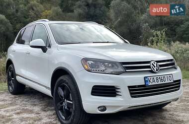 Позашляховик / Кросовер Volkswagen Touareg 2014 в Києві