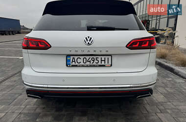 Внедорожник / Кроссовер Volkswagen Touareg 2018 в 