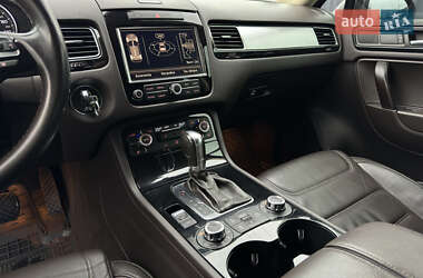 Внедорожник / Кроссовер Volkswagen Touareg 2012 в Луцке