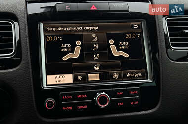 Внедорожник / Кроссовер Volkswagen Touareg 2012 в Луцке