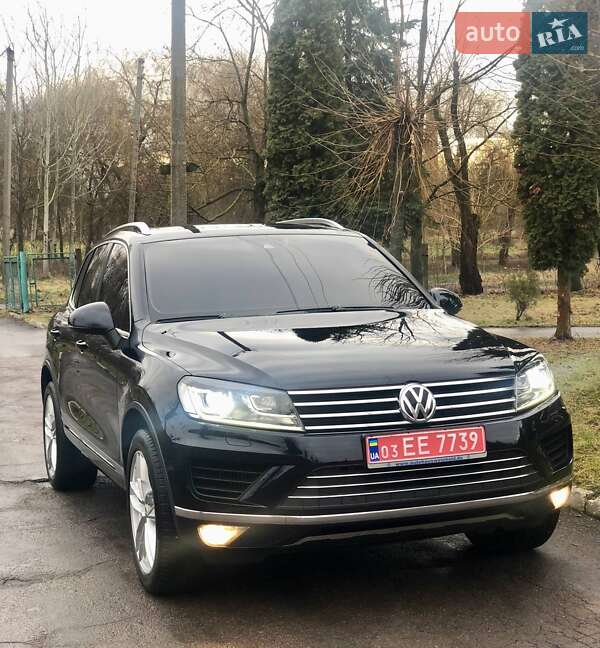 Внедорожник / Кроссовер Volkswagen Touareg 2016 в Ровно