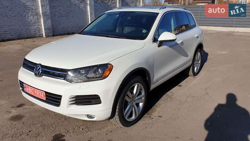 Позашляховик / Кросовер Volkswagen Touareg 2014 в Дубні