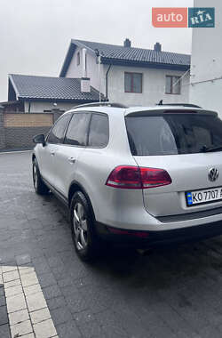 Позашляховик / Кросовер Volkswagen Touareg 2011 в Тячеві