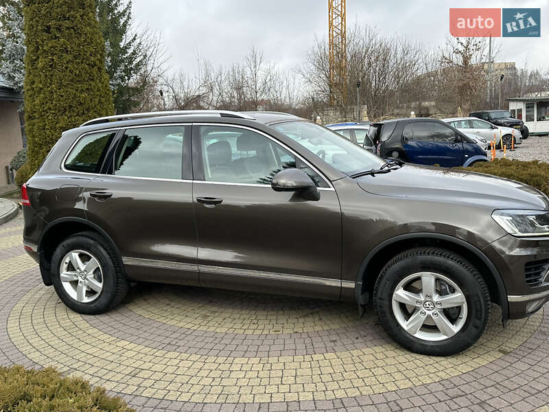 Позашляховик / Кросовер Volkswagen Touareg 2016 в Львові