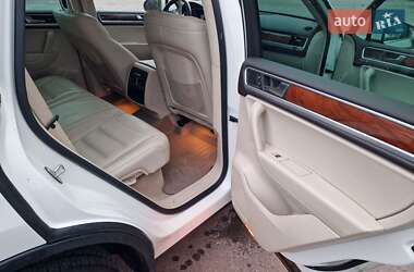 Позашляховик / Кросовер Volkswagen Touareg 2011 в 