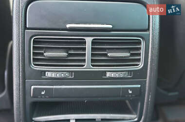 Внедорожник / Кроссовер Volkswagen Touareg 2011 в 