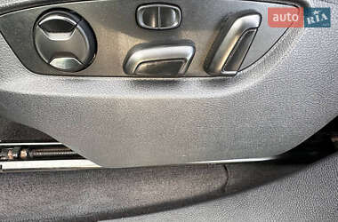 Внедорожник / Кроссовер Volkswagen Touareg 2011 в 